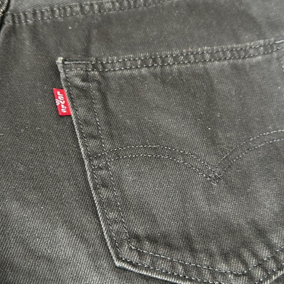 Levis 469 Loose Shorts Men 33 Black Denim 100% Cotton Midrise Hits below knee - Picture 5 of 6